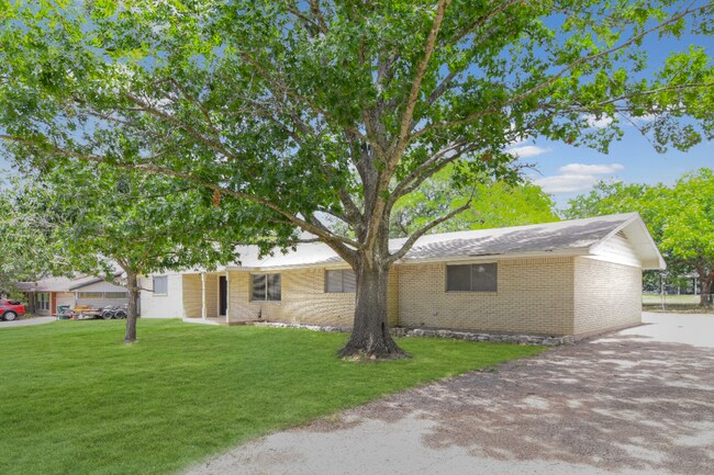 Foto del edificio - 16 Oakmont Cir