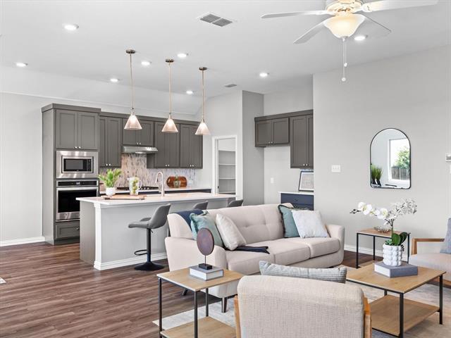 Building Photo - 2219 Primrose Trl