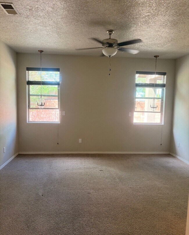 Building Photo - 5247 Via del Cielo Ln