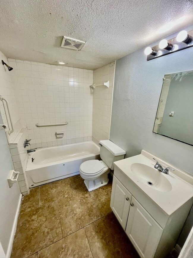 Building Photo - 525 N Morgan Ave