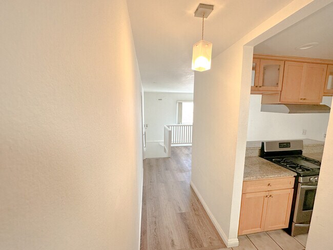 Building Photo - 201 38th Pl