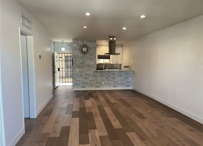 Building Photo - 6255 Woodman Ave