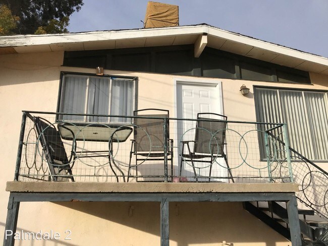 Foto del edificio - 938-940 E Ave Q-12