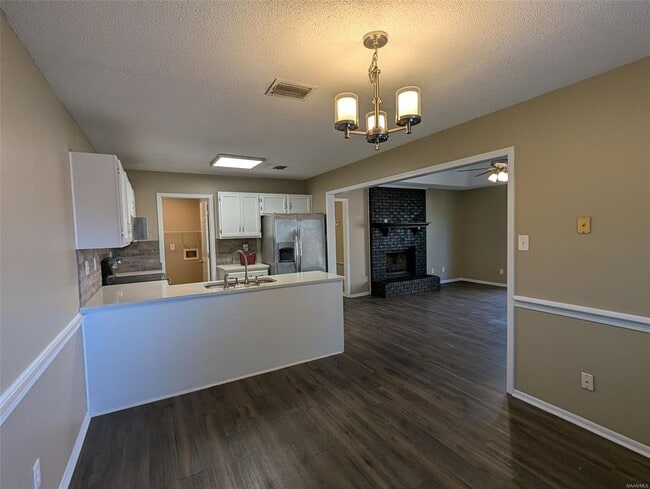 Building Photo - 5904 Carmel Dr