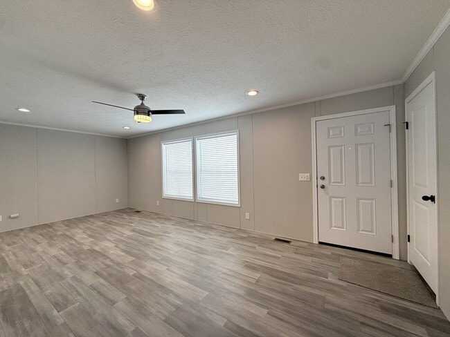 Foto del edificio - 29805 Jamestown Dr