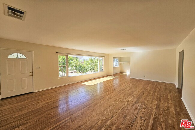 Foto del edificio - 3700 Glenwood Ave
