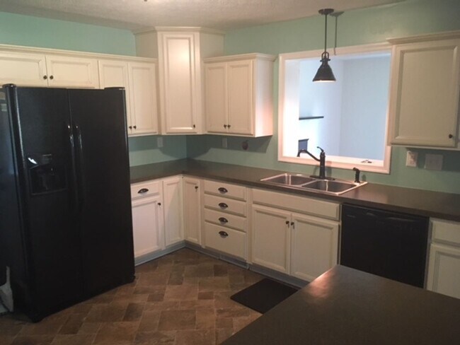 Foto del edificio - Single Family 3 BR, 2 Bath Rental House in...