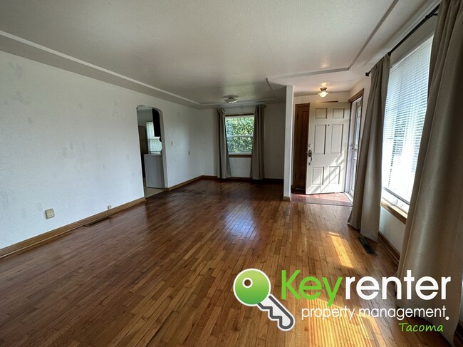 Foto del edificio - Cozy Tacoma 2Bed/2Bath Rambler Style House