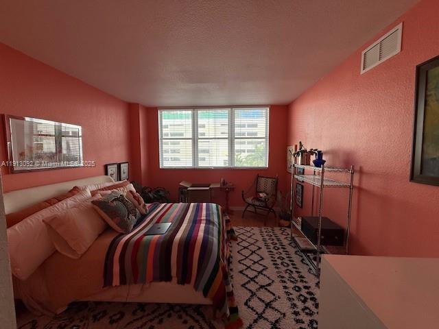 Primary Photo - 500 NE 29th St