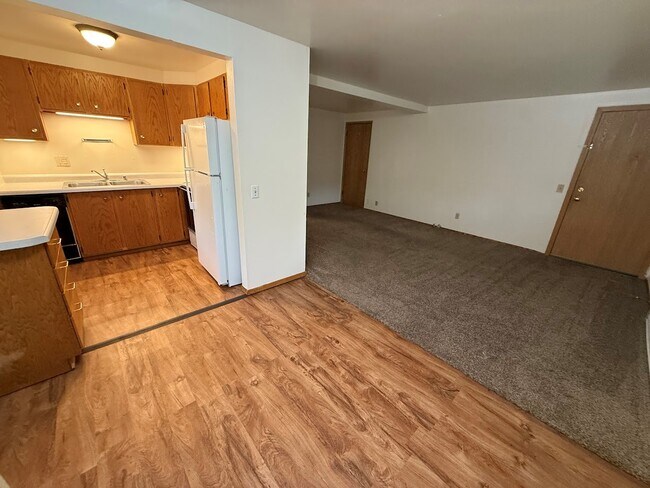 Foto del edificio - 2414 Brentwood Pky