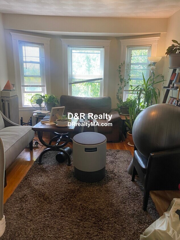 21 Renfrew St Unit 1, Medford, MA 02155 Apartments at 21 Renfrew St