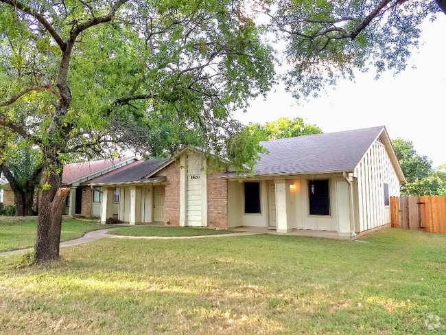 Building Photo - 1620 W Braker Ln