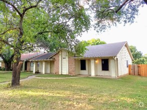 Building Photo - 1620 W Braker Ln