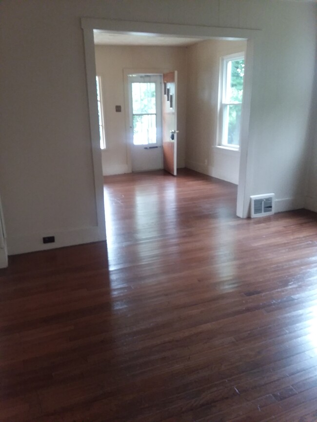 dining room/living room - 533 Susquehanna Ave