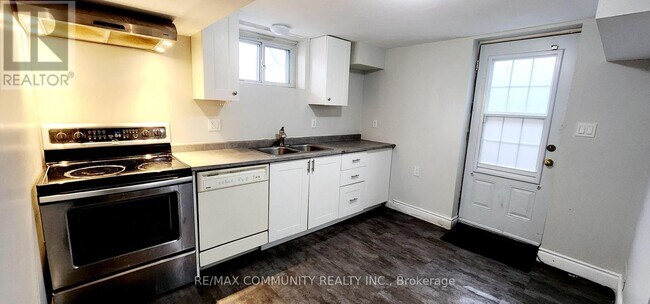 Photo du bâtiment - 417 Rossmount Ave