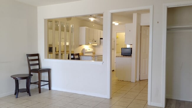 Building Photo - 755 Burcale Rd