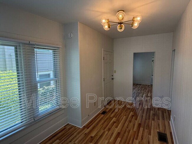 Foto del edificio - 2142 First Avenue