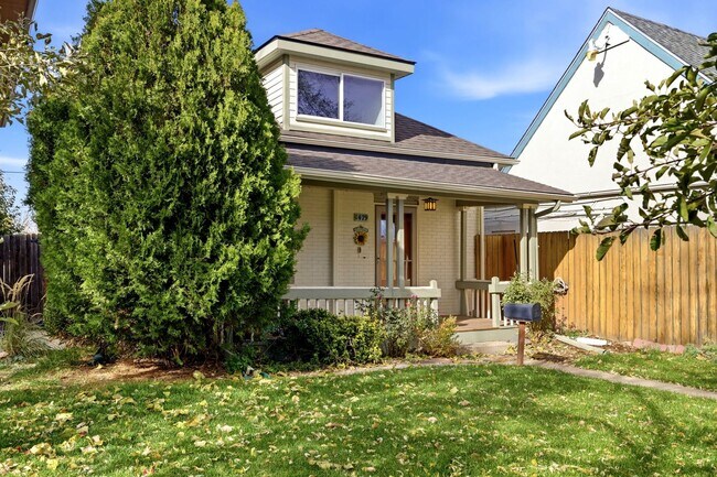 Foto del edificio - Charming Historic Home in Mayfair Neighborhood