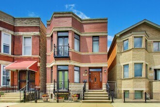 Building Photo - 3028 S Normal Ave