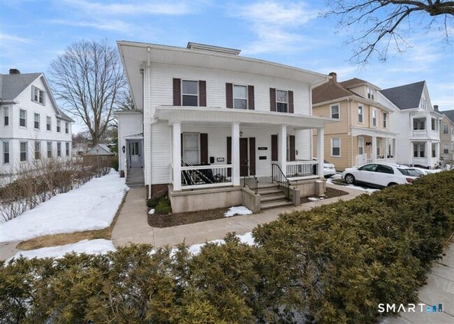 Building Photo - 21 Young St