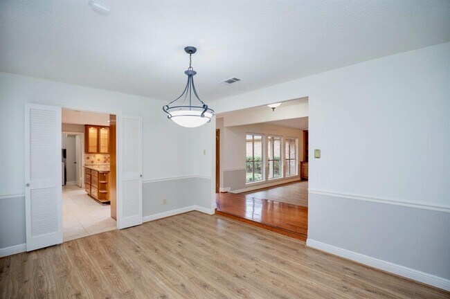 Building Photo - 3922 W Creek Club Dr
