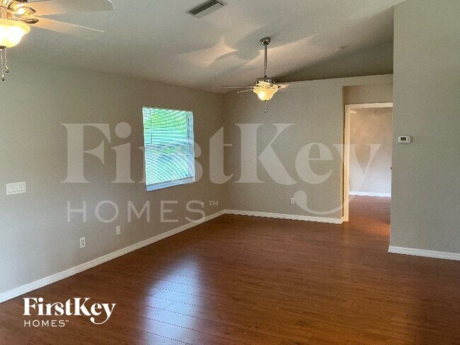 Foto del edificio - 4853 Crabapple Ave