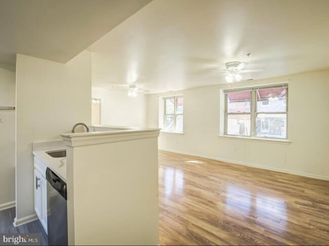 Foto del edificio - 345 Oakdale Pl NW