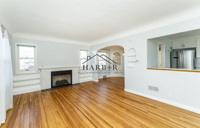 Foto del edificio - 116 16th Ave NW