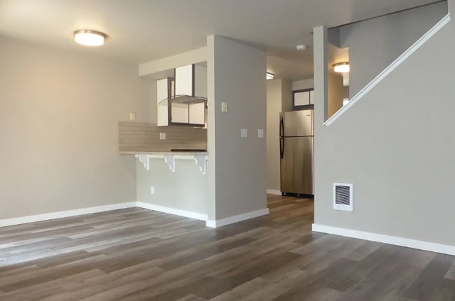 Building Photo - 2743 NE Mesa Ct