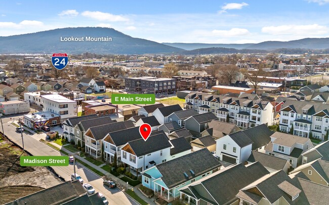 Building Photo - 1449 Madison St