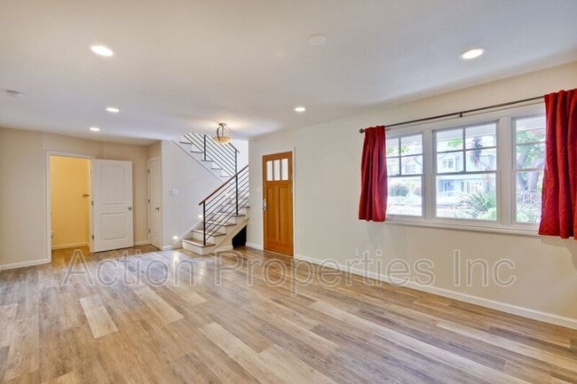 Building Photo - 650 Barron Ave