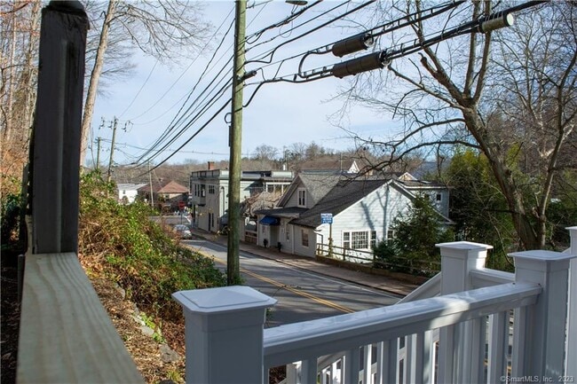 Foto del edificio - 8 W Main St