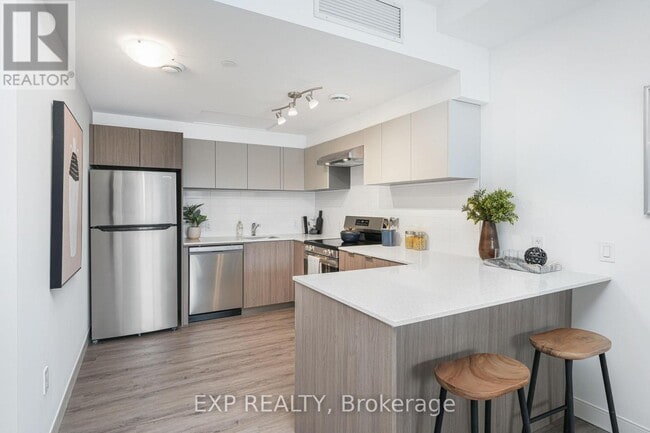 Building Photo - 100 Manett Crescent