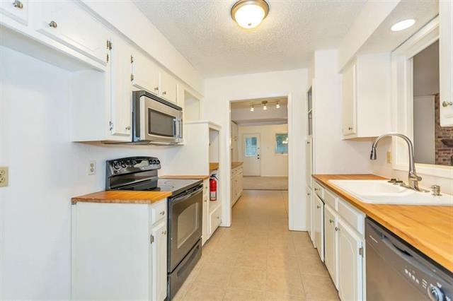 Building Photo - 1215 San Marcos Dr