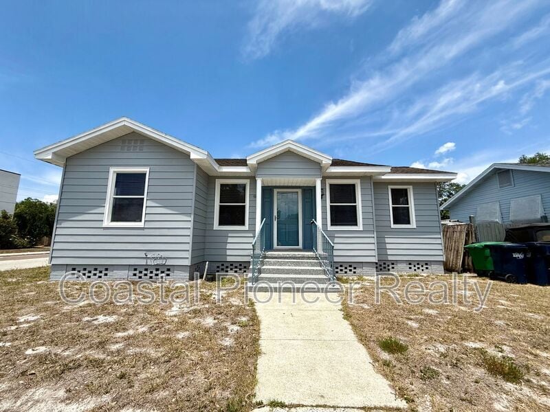 Photo - 2323 W North B St