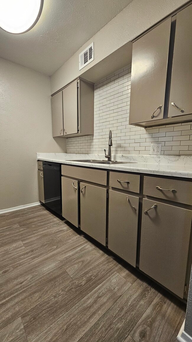 Building Photo - Northridge Villas