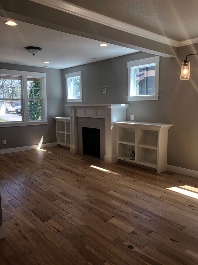 Building Photo - Beautiful New Home with Garage and Yard! A...