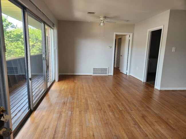 Building Photo - Executive Suites 2