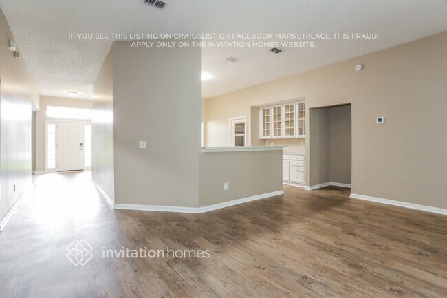 Foto del edificio - 11275 Chertsey Ln