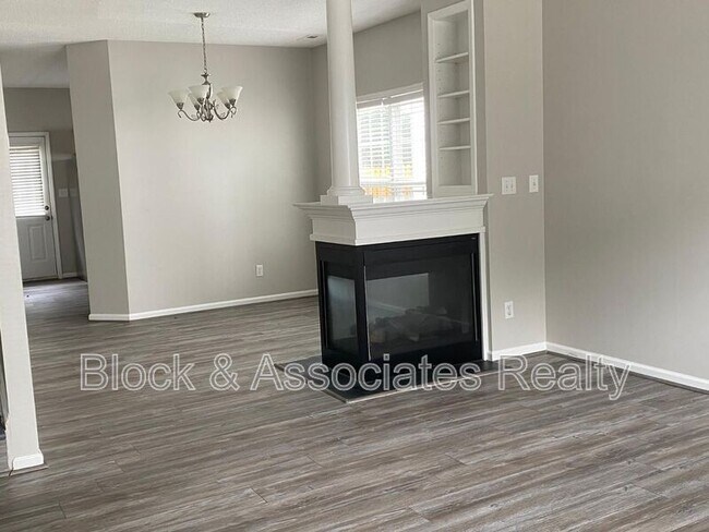 Foto del edificio - 508 Misty Groves Cir