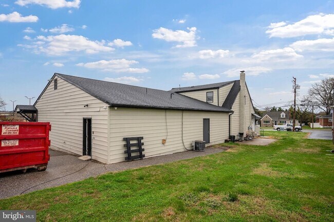 Foto del edificio - 7917 Wise Ave