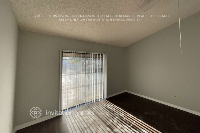 Foto del edificio - 3223 Pine Club Dr