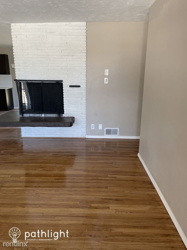Building Photo - 4 br, 2 bath House - 1220 Garcia St NE UNIT