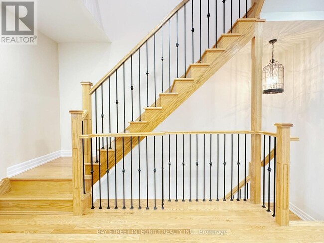 Photo du bâtiment - 2267 Major MacKenzie Dr W