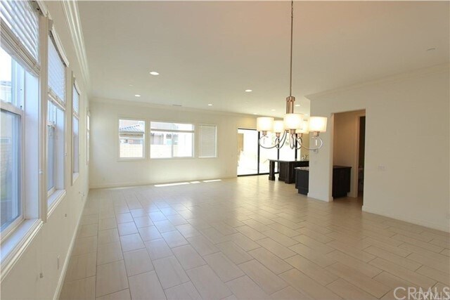 Building Photo - 19 Swift