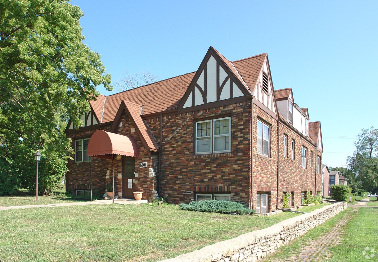 Primary Photo - The Gables