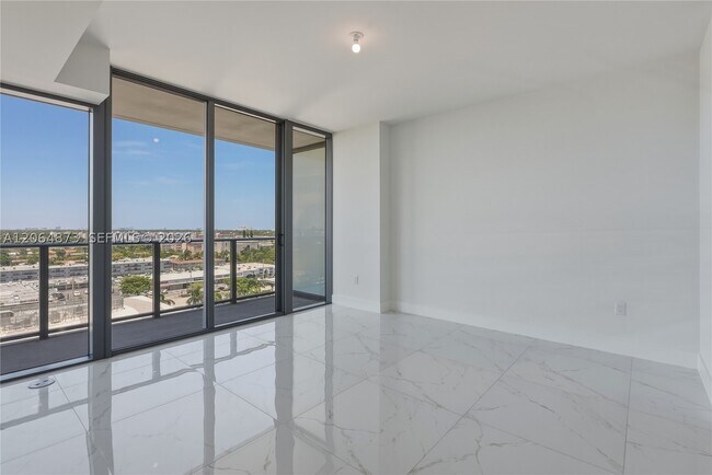 Building Photo - 1170 Hallandale Ave