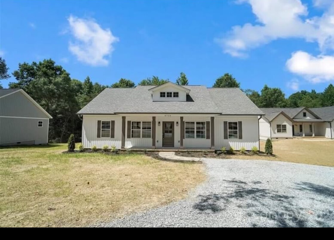 Foto principal - 9729 Bethel Church Rd