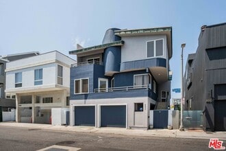 Building Photo - 4611 Roma Ct