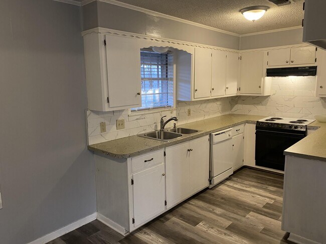 Building Photo - 112 Sharlotte Dr